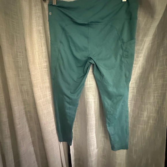 Zella - Picture 4 of 5